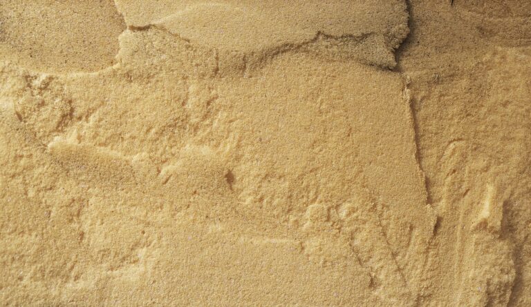 découvrez l'isolation thermique, une solution efficace pour améliorer le confort de votre habitat tout en réduisant vos factures d'énergie. protégez votre maison contre les variations climatiques et optimisez son efficacité énergétique grâce à des matériaux et techniques innovants.